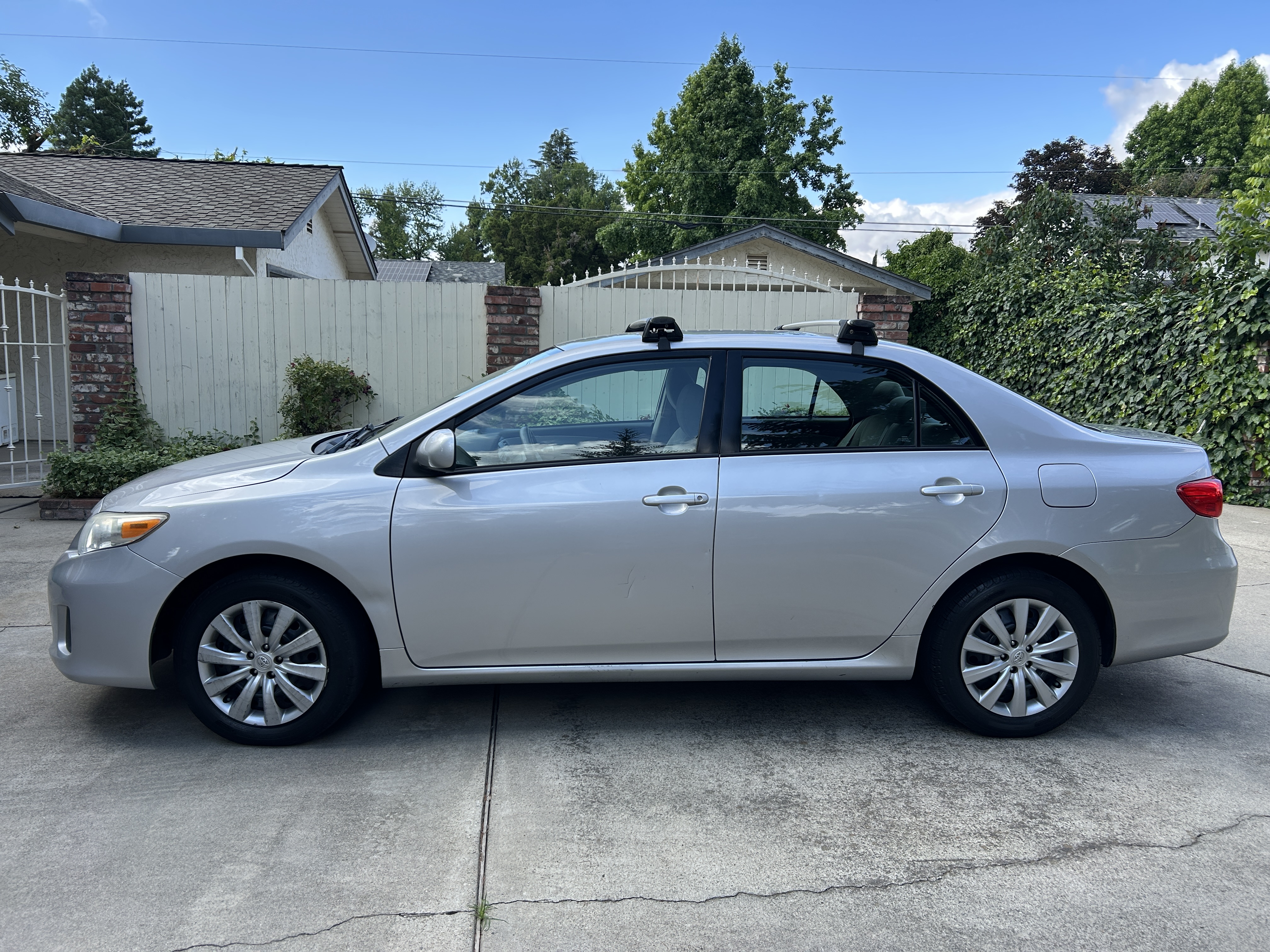Used 2012 Toyota Corolla LE w/ Preferred Accessory Pkg FWD image 4