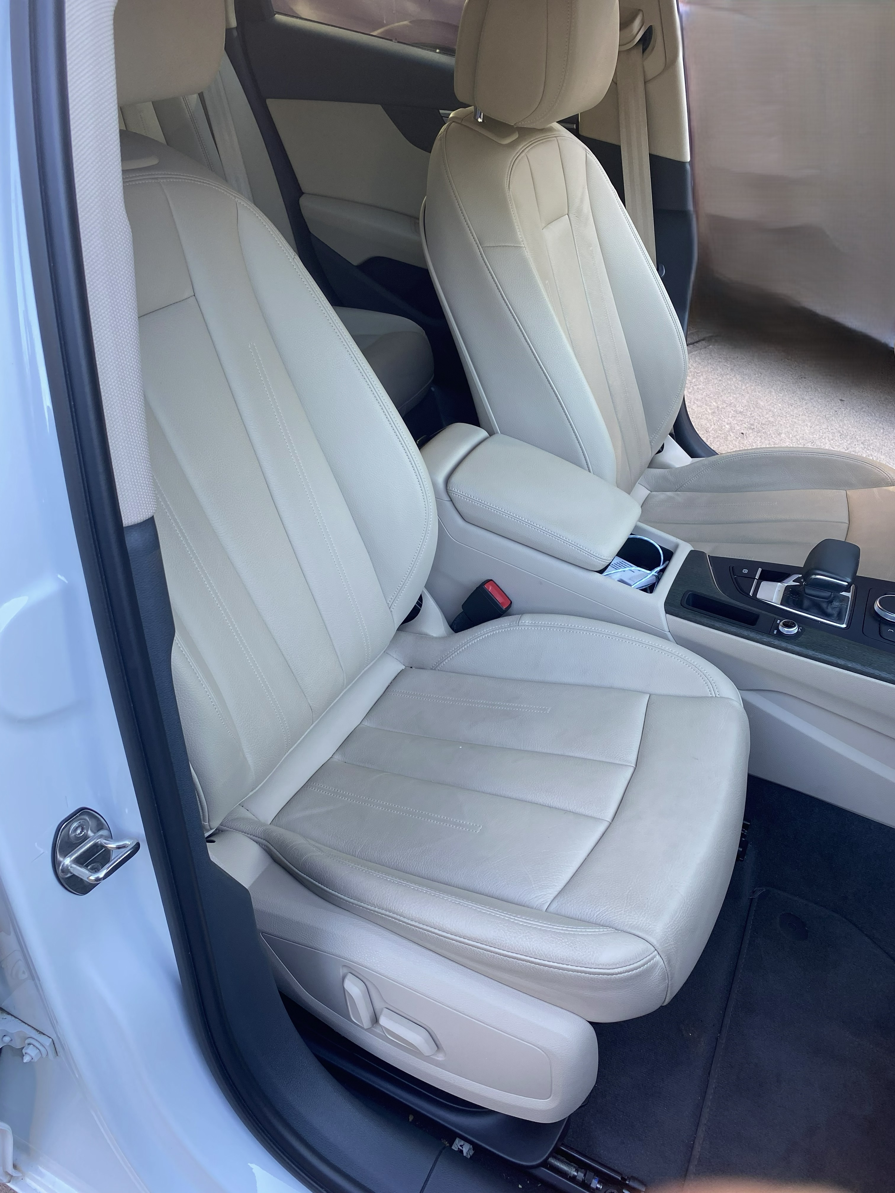 Used 2019 Audi A4 2.0T Premium w/ Convenience Package FWD image 10