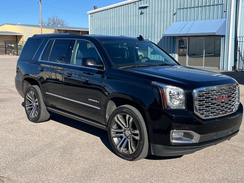 Used 2019 GMC Yukon Denali w/ Denali Ultimate Package image 1