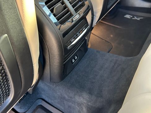 Used 2024 BMW X3 sDrive30i w/ Premium Package w/ZPA image 8