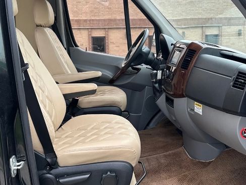 Used 2014 Mercedes-Benz Sprinter 3500 image 5