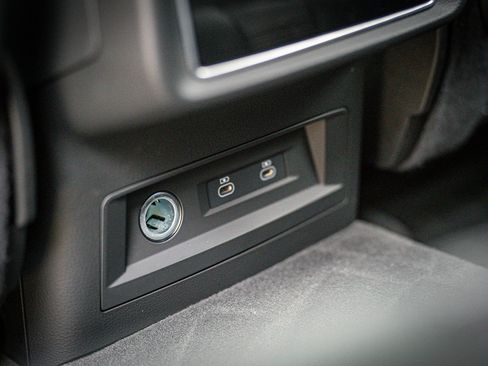 Used 2023 Audi Q8 Premium Plus w/ Premium Plus Package image 26