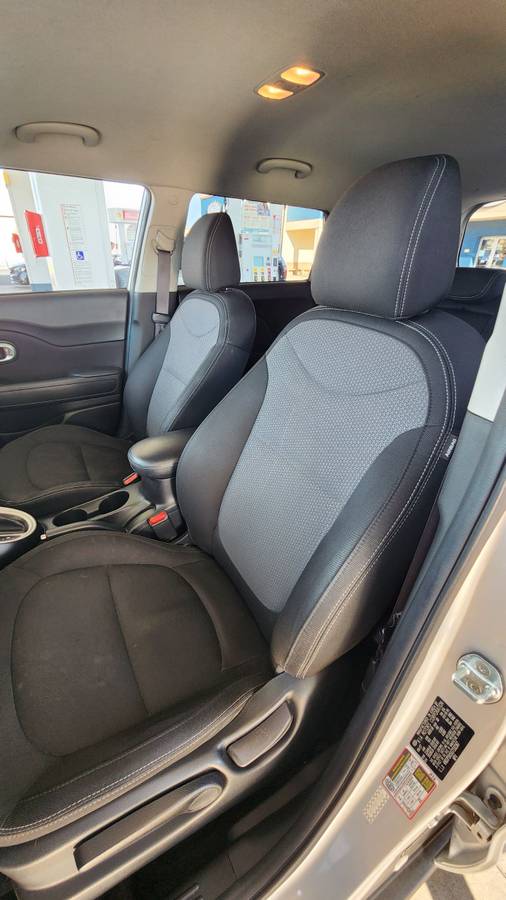 Used 2018 Kia Soul + FWD image 10