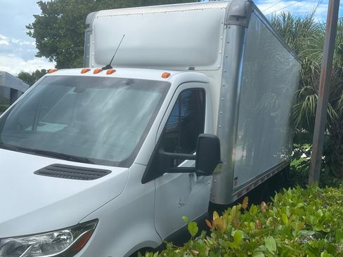 Used 2021 Mercedes-Benz Sprinter 4500 image 9