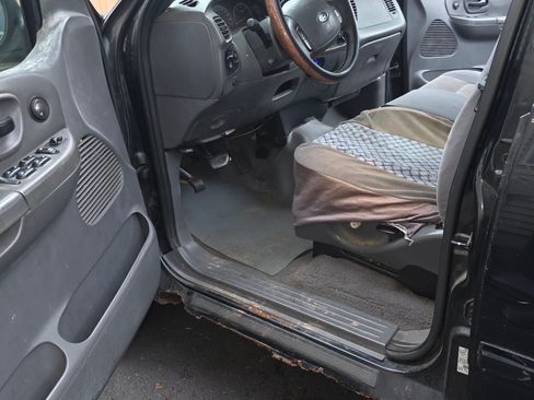 Used 2003 Ford F150 XLT AWD/4WD image 5