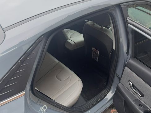 Used 2023 Hyundai Elantra Limited image 19