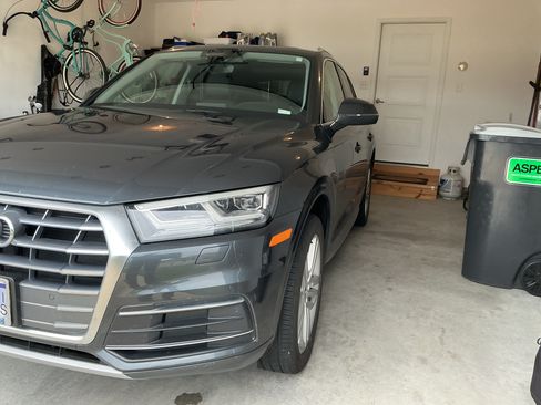 Used 2019 Audi Q5 2.0T Premium Plus w/ Premium Plus Package AWD/4WD image 2