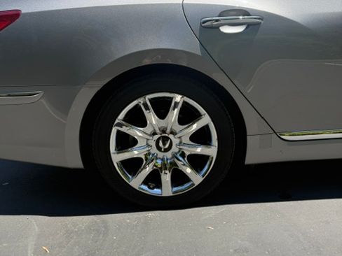 Used 2013 Hyundai Equus Signature RWD image 12