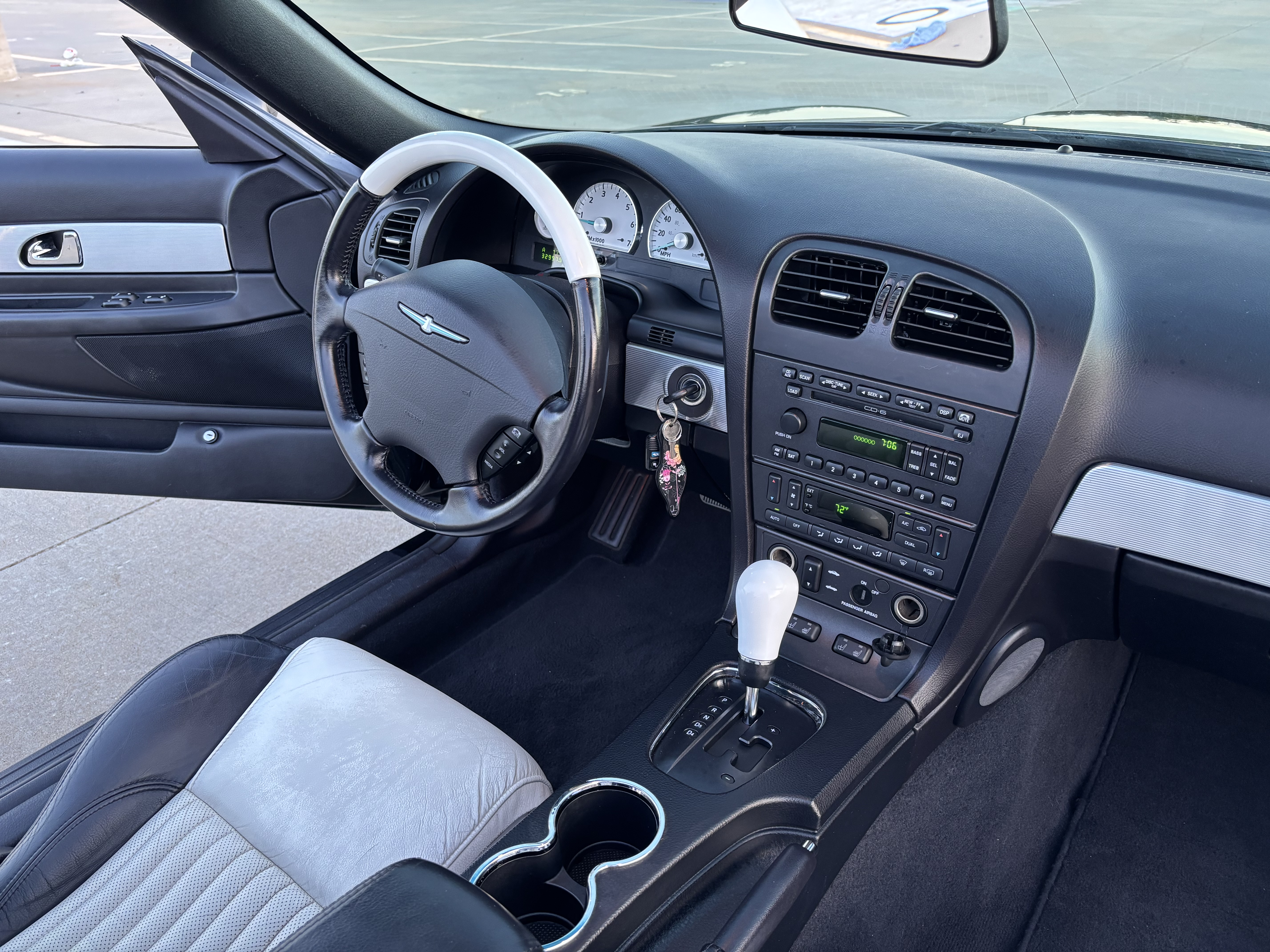 Used 2004 Ford Thunderbird RWD image 22