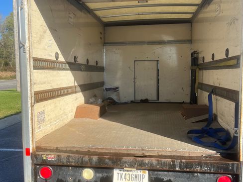 Used 2014 Chevrolet Express 3500 image 4