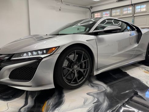 Used 2017 Acura NSX image 4