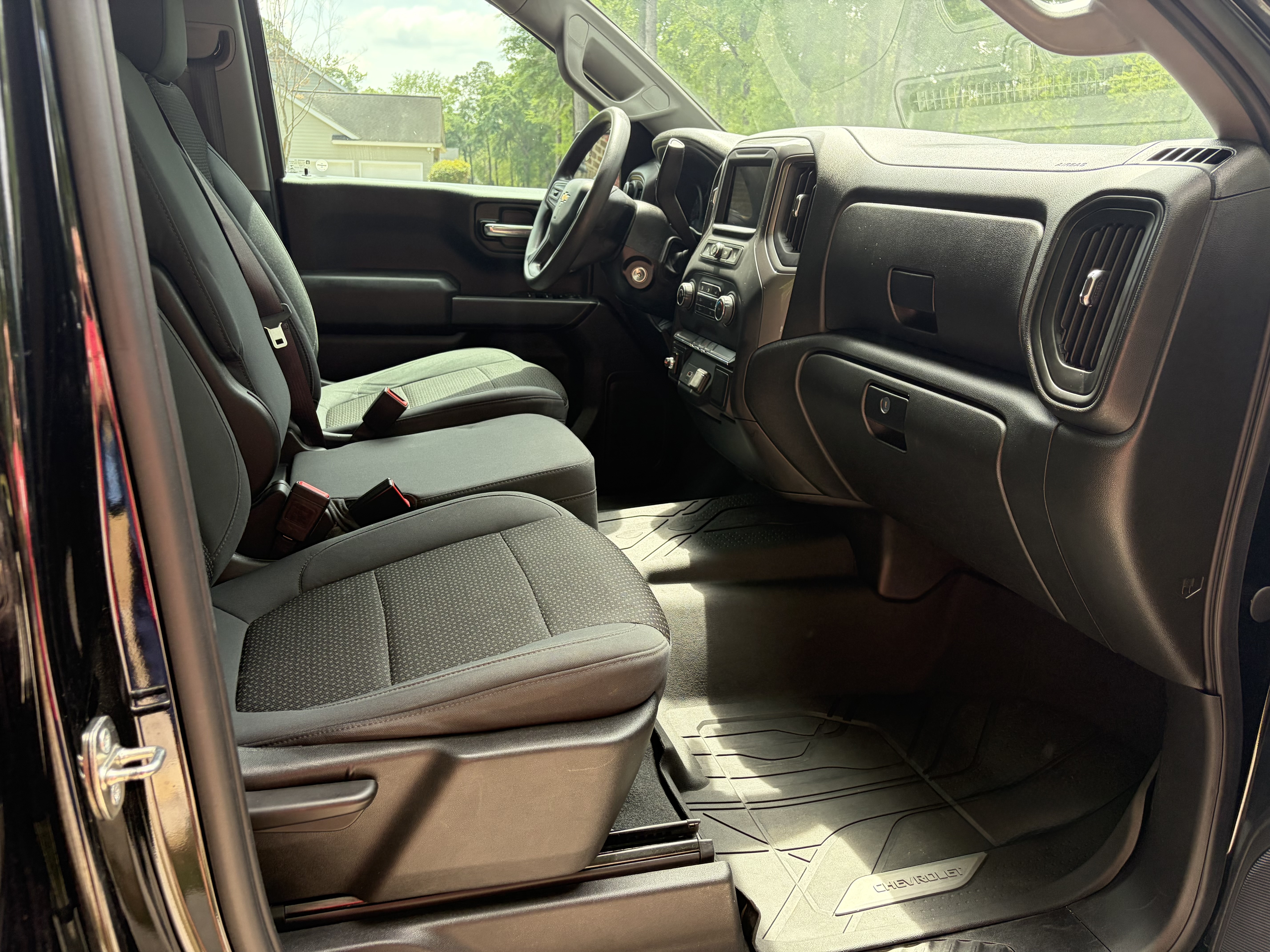 Used 2020 Chevrolet Silverado 1500 Custom w/ Custom Value Package AWD/4WD image 14