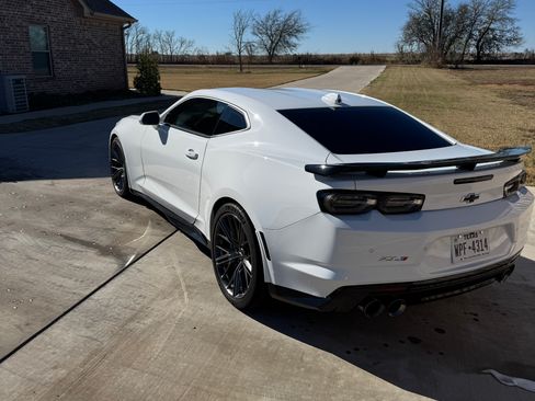 Used 2021 Chevrolet Camaro ZL1 image 10