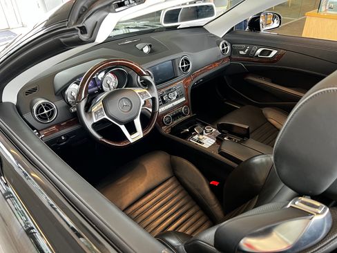 Used 2014 Mercedes-Benz SL 550 image 17