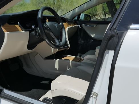 Used 2018 Tesla Model S 75D AWD/4WD image 25