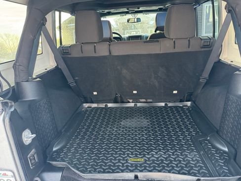 Used 2016 Jeep Wrangler Unlimited Sport w/ Quick Order Package 24S image 8