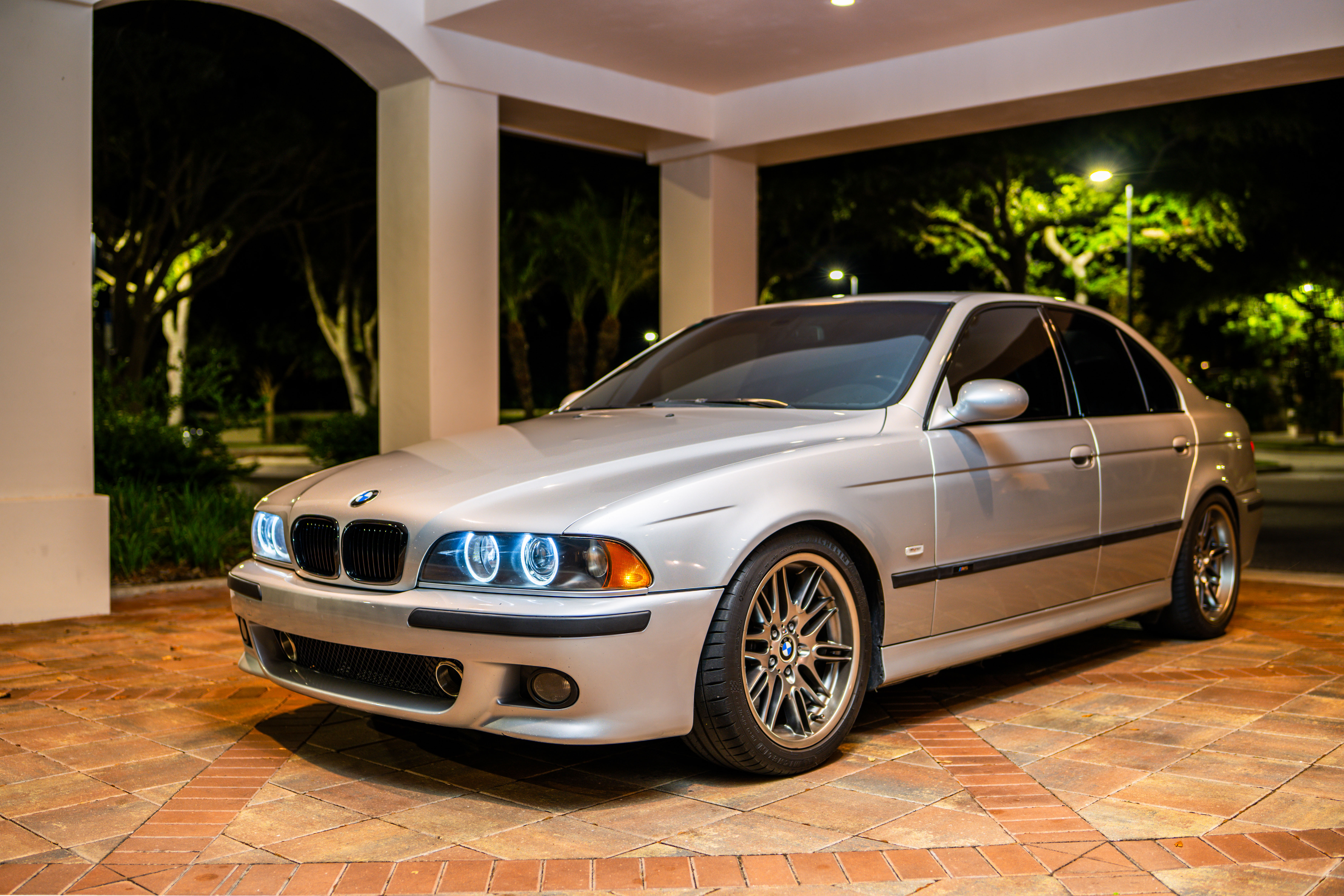 Used 2000 BMW M5 RWD image 2