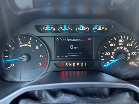 Used 2015 Ford F150 XL w/ Equipment Group 101A Mid AWD/4WD image 17