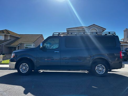 Used 2016 Nissan NV 3500 SL image 9