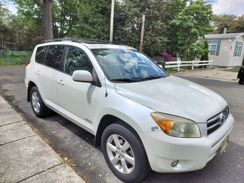 Used 2008 Toyota RAV4 Limited AWD/4WD image 1