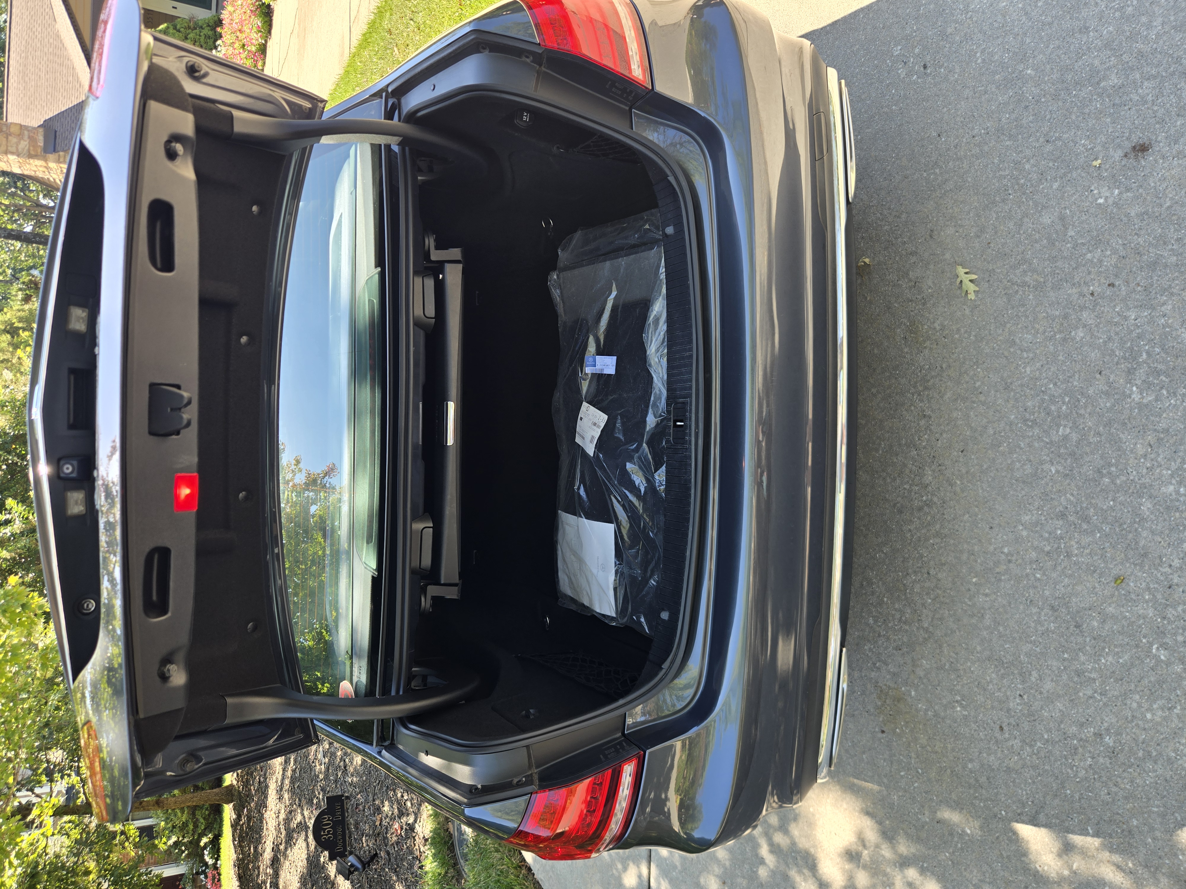 Used 2014 Mercedes-Benz E 250 BlueTEC 4MATIC Sedan image 9