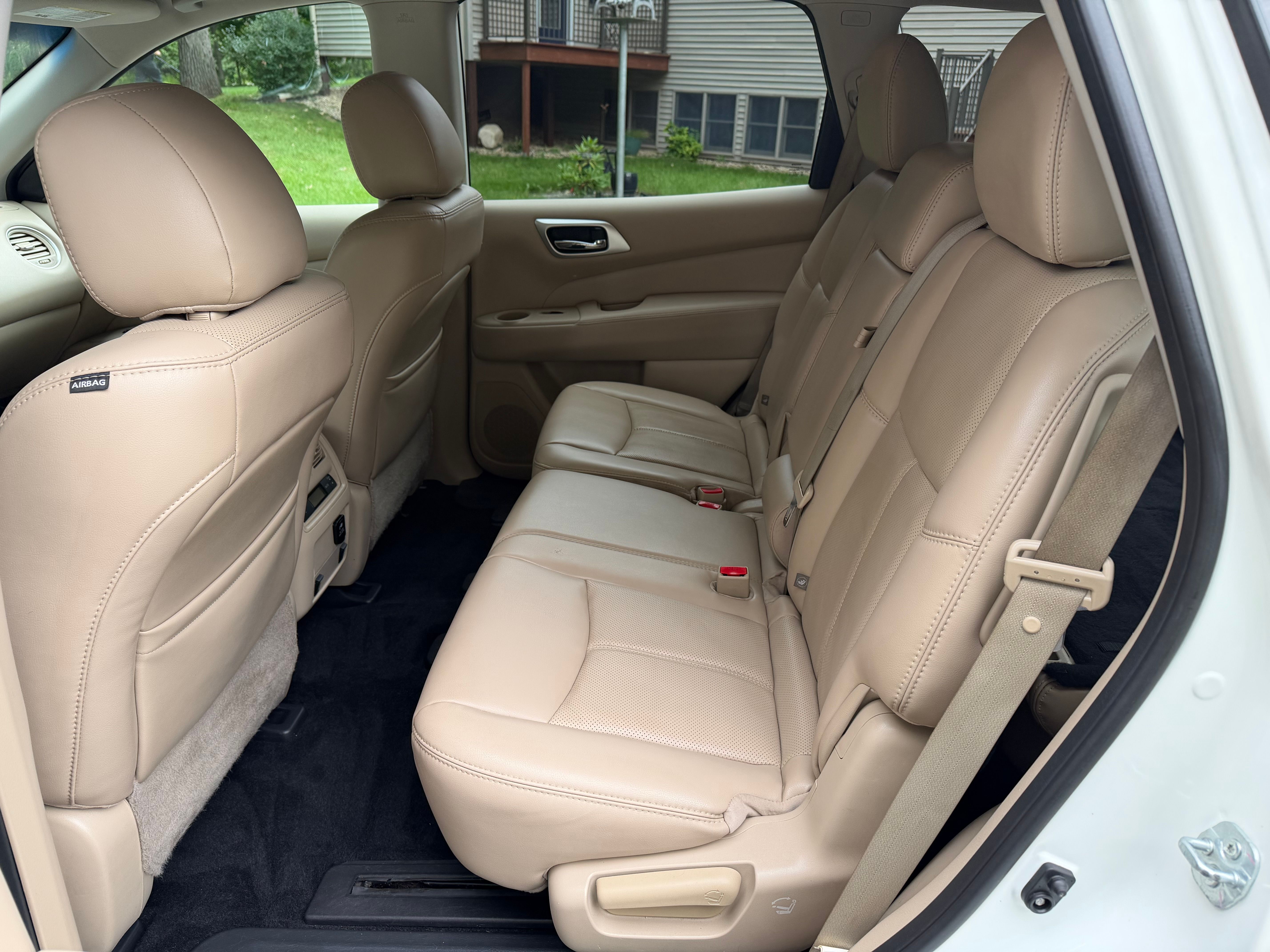 Used 2016 Nissan Pathfinder Platinum AWD/4WD image 8