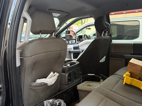 Used 2017 Ford F250 XLT w/ FX4 Off-Road Package AWD/4WD image 4