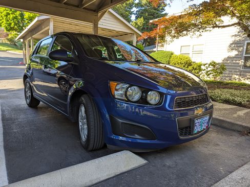Used 2014 Chevrolet Sonic LT FWD image 4
