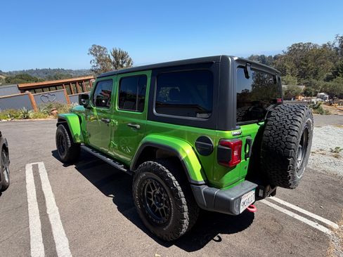 Used 2019 Jeep Wrangler Unlimited Sahara AWD/4WD image 5