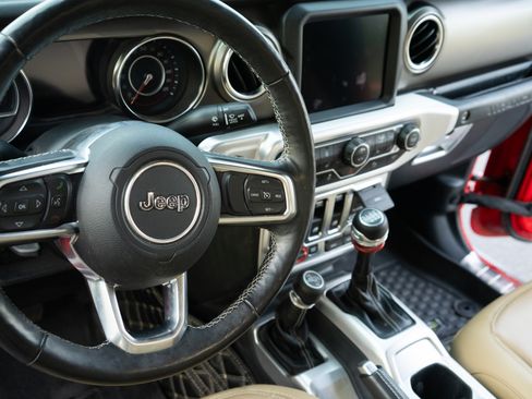 Used 2019 Jeep Wrangler Rubicon image 12