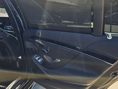Used 2017 Mercedes-Benz S 550 Sedan image 27