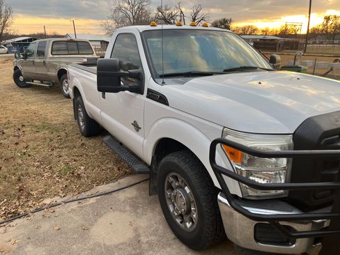 Used 2011 Ford F250 XL w/ XL Value Pkg image 9