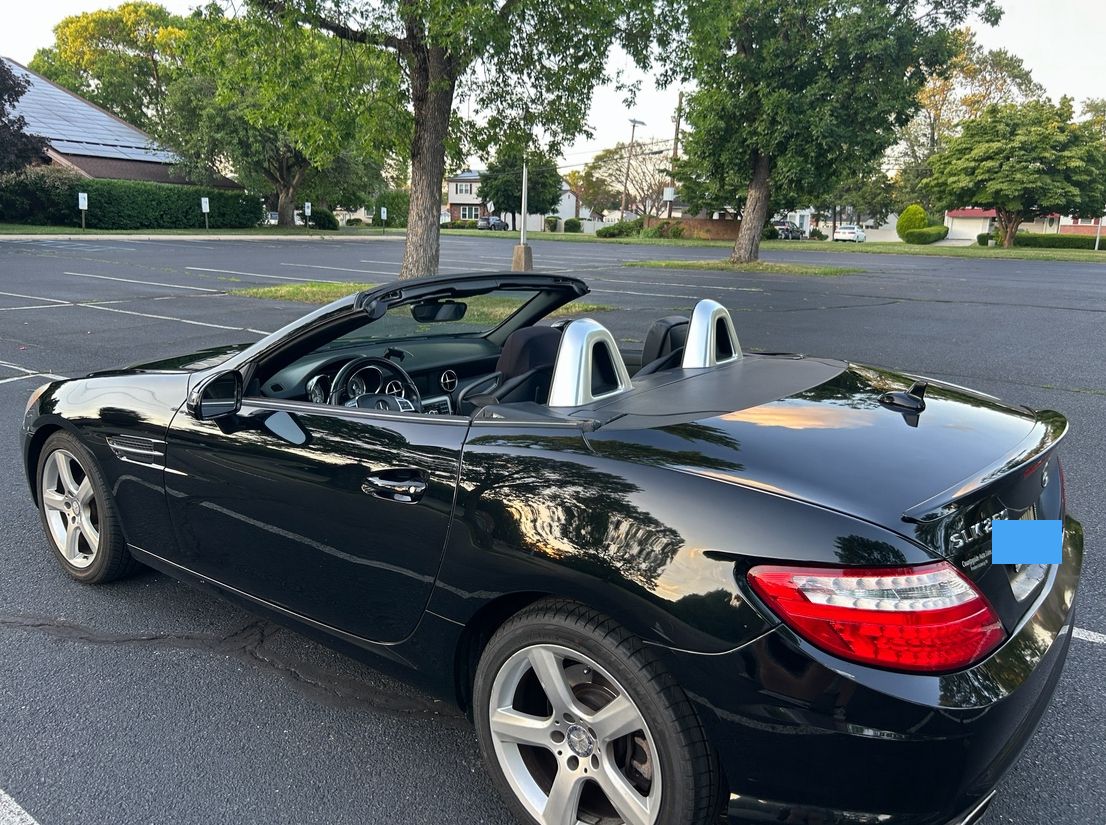 Used 2012 Mercedes-Benz SLK 250 image 2
