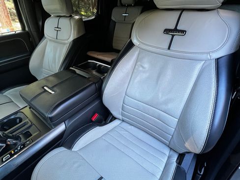 Used 2023 Ford F150 Lightning Platinum image 19