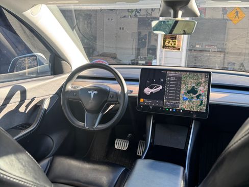 Used 2020 Tesla Model Y Performance image 12