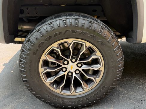 Used 2022 Chevrolet Colorado ZR2 AWD/4WD image 4