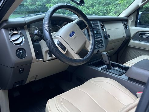 Used 2010 Ford Expedition EL XLT AWD/4WD image 5