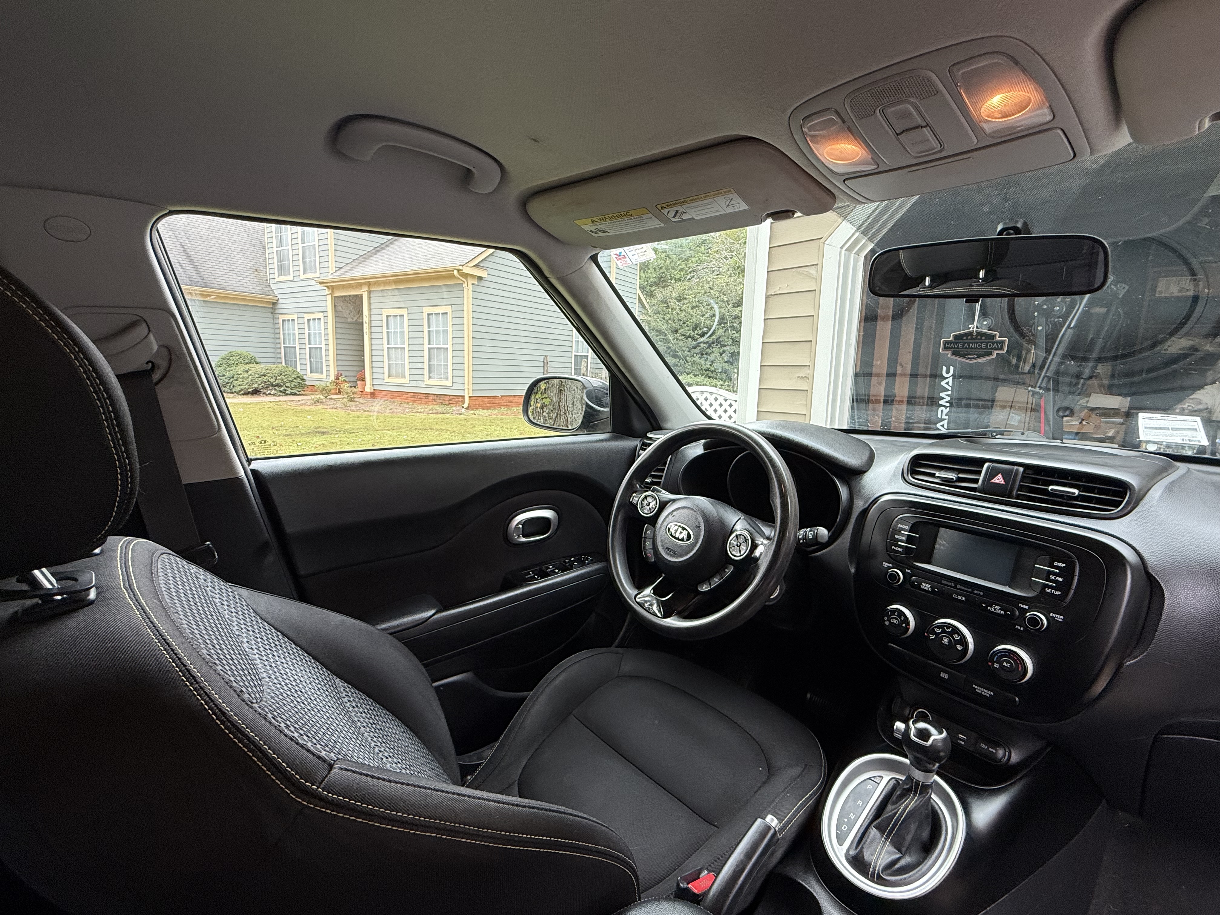 Used 2016 Kia Soul + FWD image 11