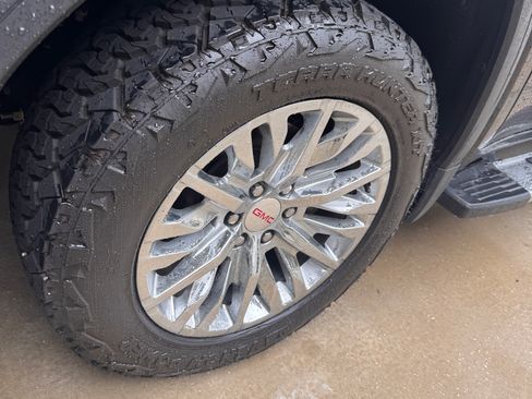 Used 2021 GMC Sierra 1500 Denali w/ Driver Alert Package II image 9