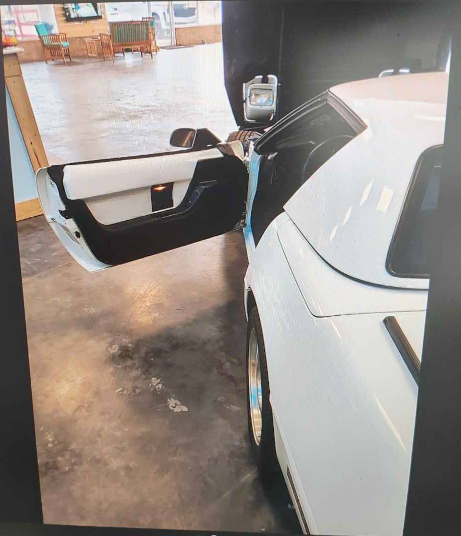 Used 1993 Chevrolet Corvette Convertible RWD image 8