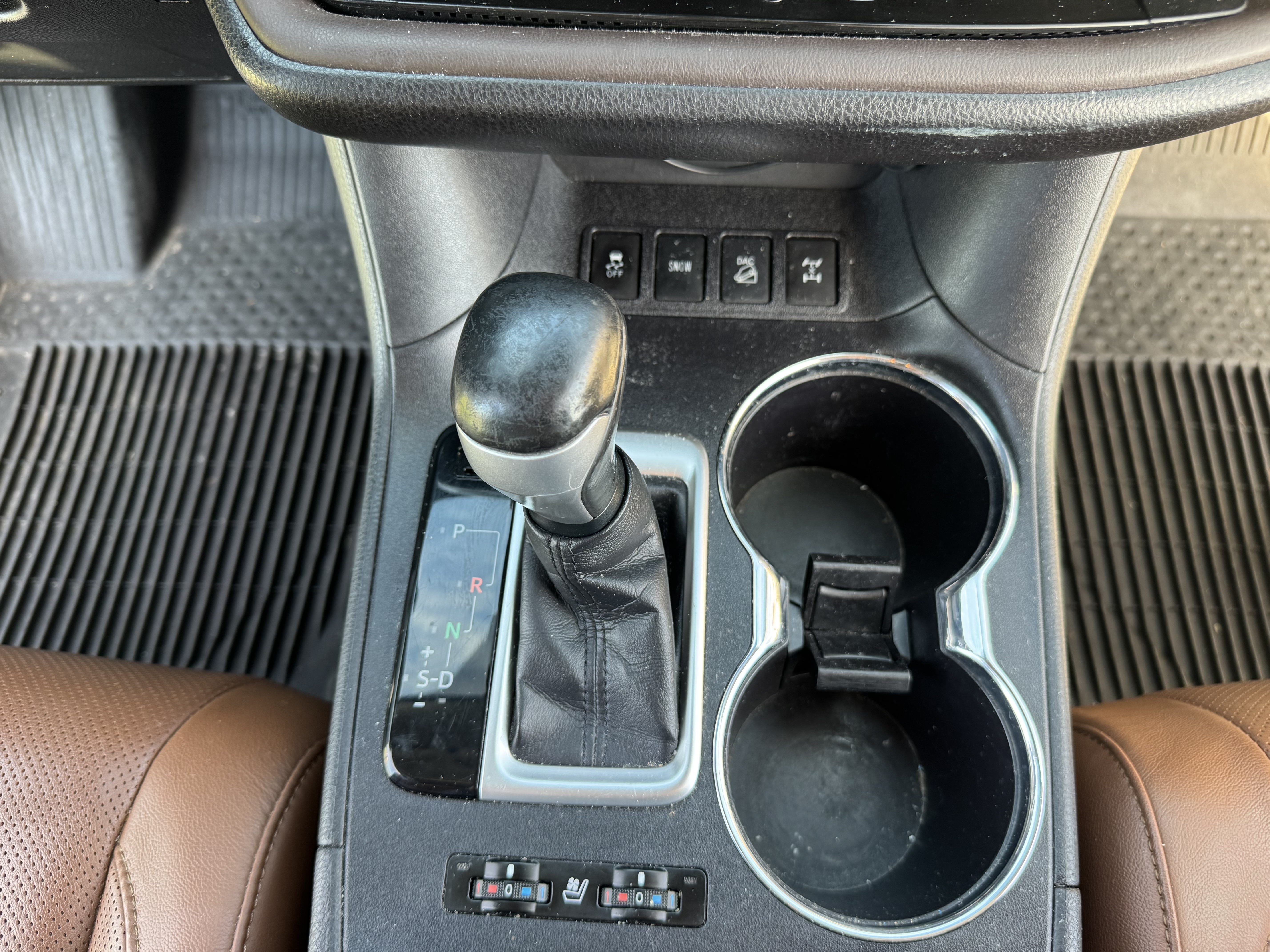 Used 2019 Toyota Highlander Limited Platinum AWD/4WD image 16
