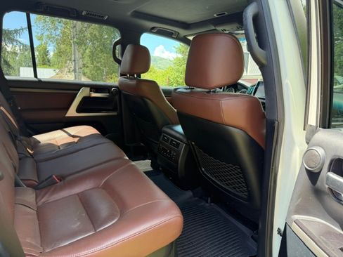 Used 2019 Toyota Land Cruiser AWD/4WD image 10