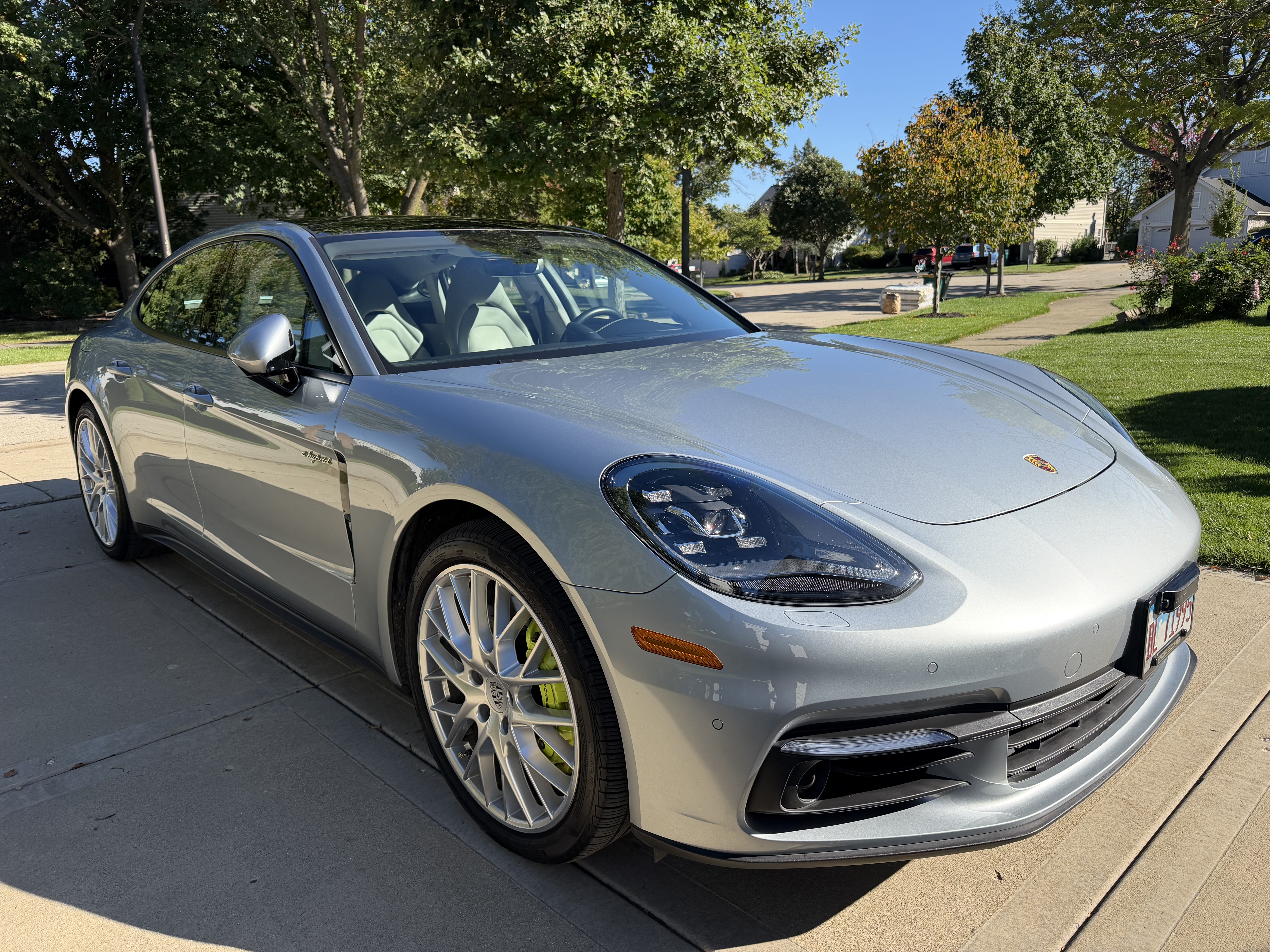 Used 2020 Porsche Panamera 4 E-Hybrid AWD/4WD image 1