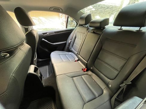Used 2016 Volkswagen Jetta SEL Premium image 14