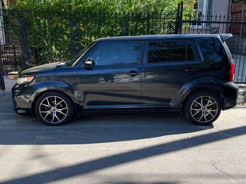 Used 2013 Scion xB image 2