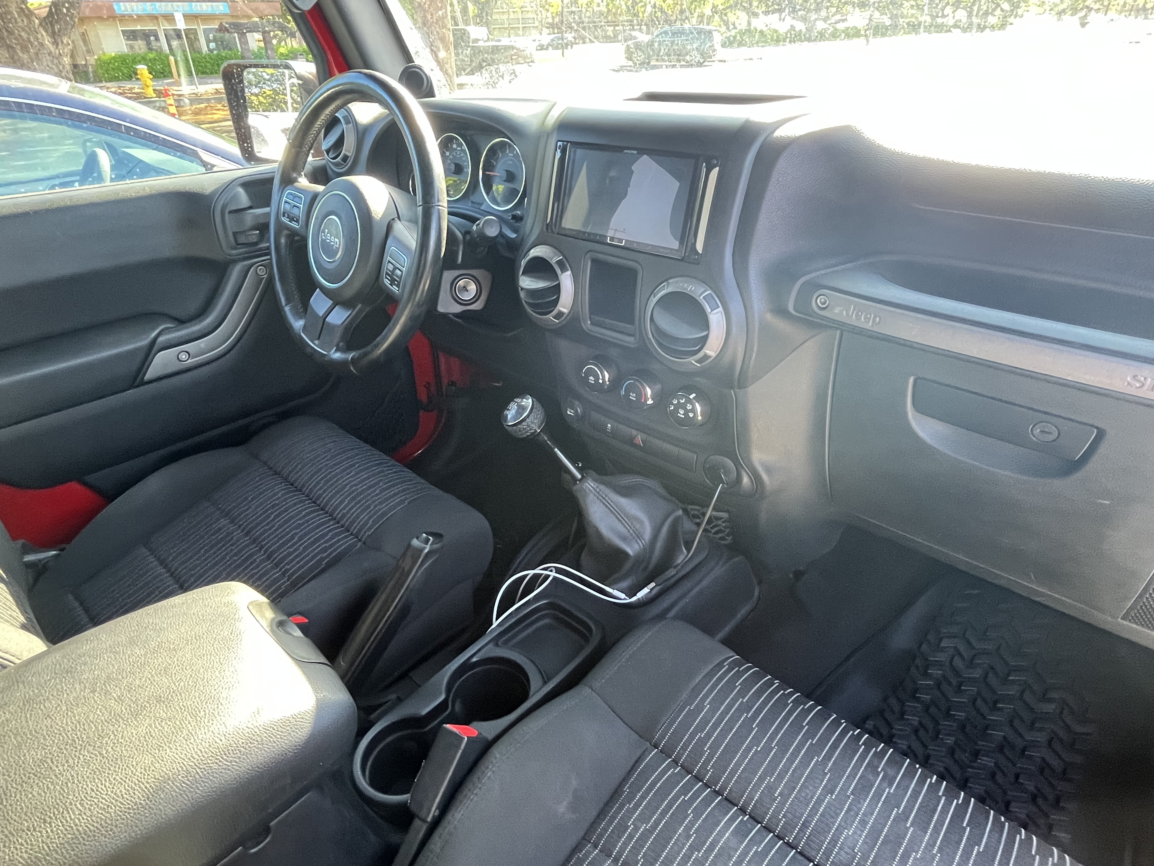 Used 2012 Jeep Wrangler Sport w/ Connectivity Group AWD/4WD image 11