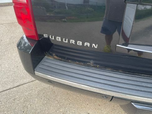 Used 2009 Chevrolet Suburban LTZ AWD/4WD image 16