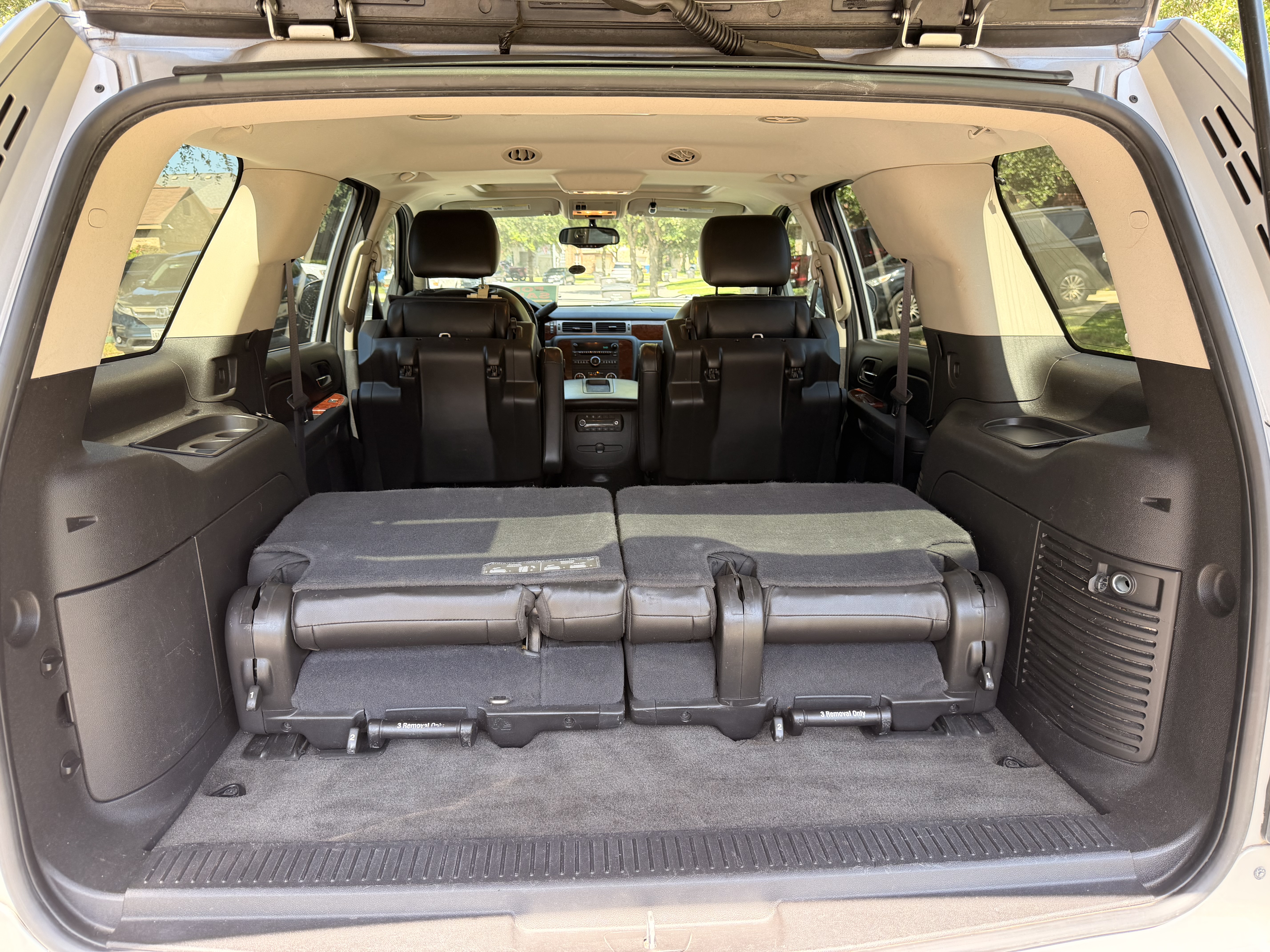 Used 2011 Chevrolet Tahoe LT w/ Texas Edition RWD image 10