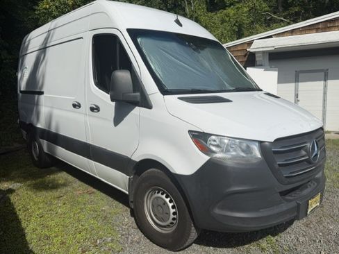 Used 2019 Mercedes-Benz Sprinter 144 image 2