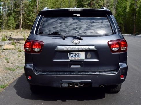 Used 2018 Toyota Sequoia Platinum image 11